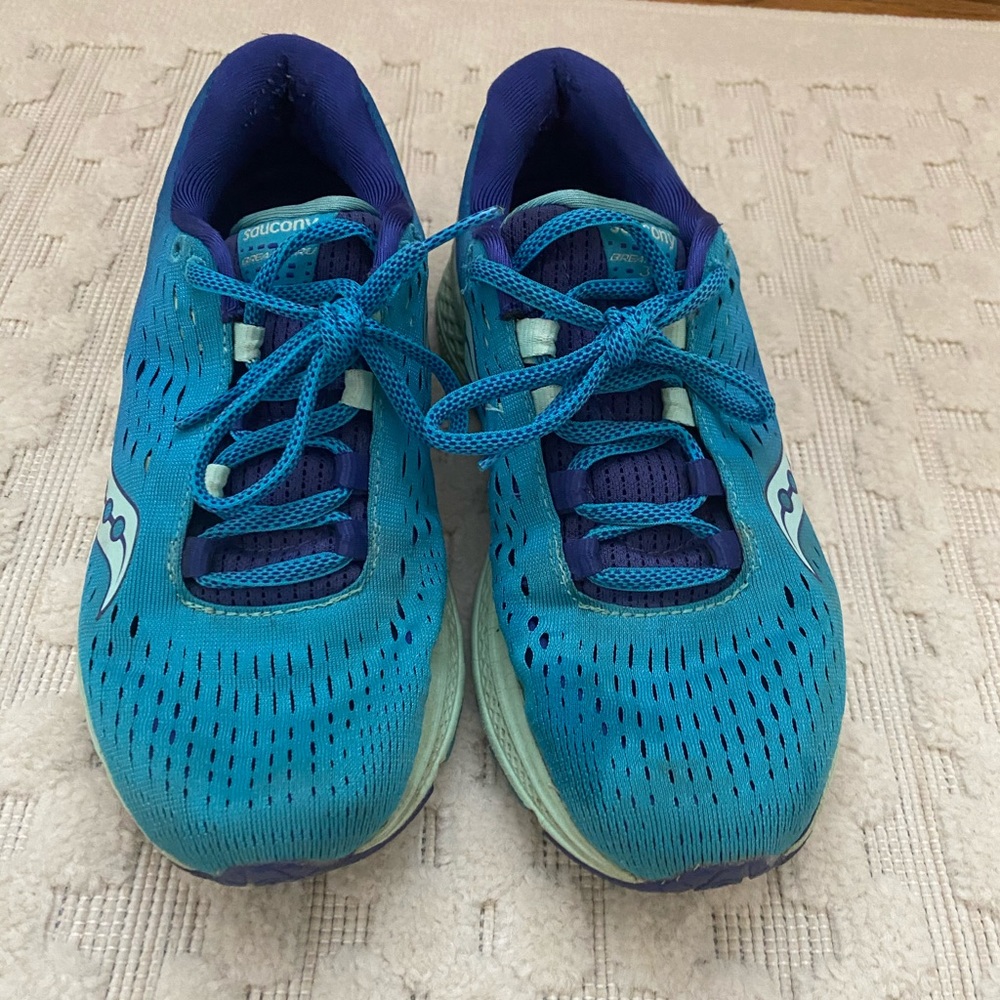 Saucing Women’s Running Shoes - image 1